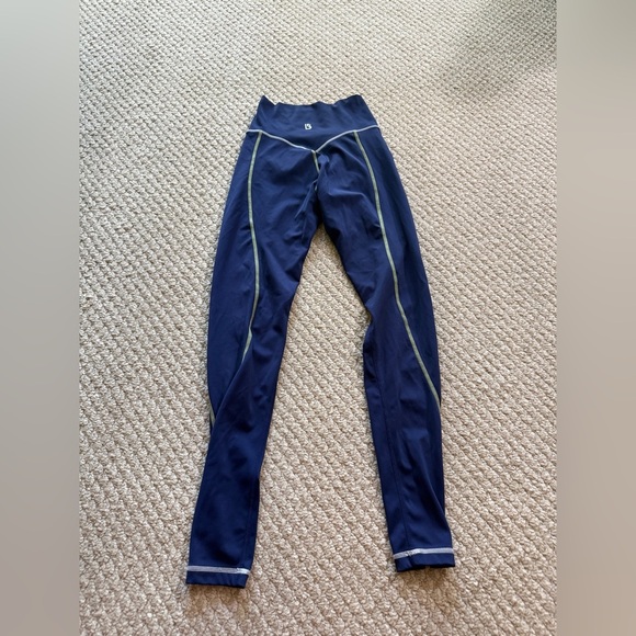 BUFFYBUNNY Legacy leggings SIZE X-small - Picture 3 of 8